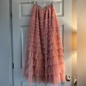 Super cute tulle skirt - great for the holiday season.  Never worn.